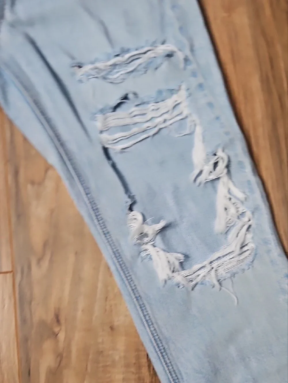 American Eagle Outfitters Light Blue Distressed Destroyed Mom Jeans 0